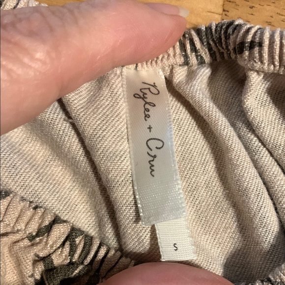 Rylee + Cru Black and White Boxy Cap Sleeve Blouse - Picture 5 of 7